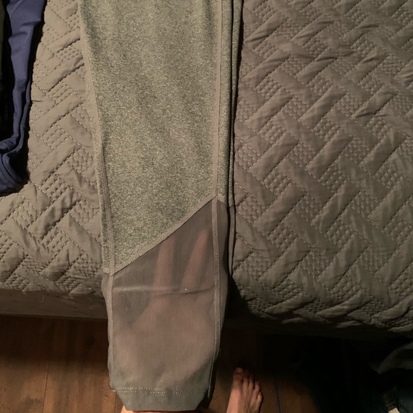 Gray Capri leggings, sz medium with mesh bottom - Picture 2 of 2